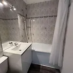 Appartement Pour 4 - Piscine, Parking, Lave-linge, Proche Commerces - Fr-1-702-23 *