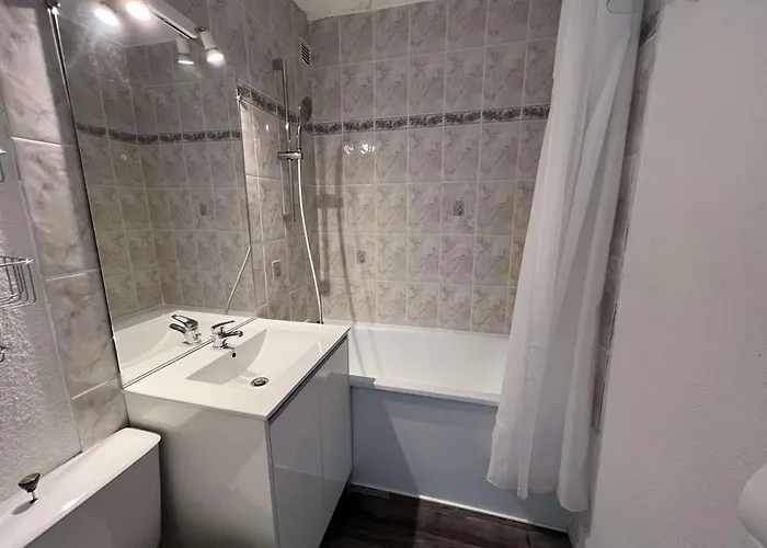 Apartament Pour 4 - Piscine, Parking, Lave-linge, Proche Commerces - Fr-1-702-23 *